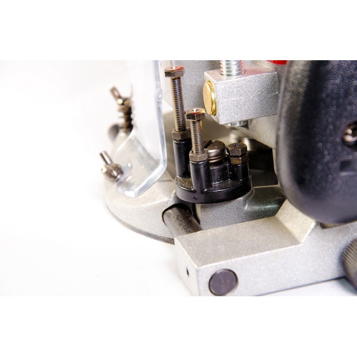 Фрезерная машина MPT MRU1203 PROFI, 1950 Вт, 5000-22000 об/мин, цанга 6-12 мм, ход фрезы 60 мм