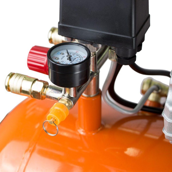 Компресор V 2.2 кВт 386 л/хв 8бар 50 л (2 крани) GRAD (7043935)