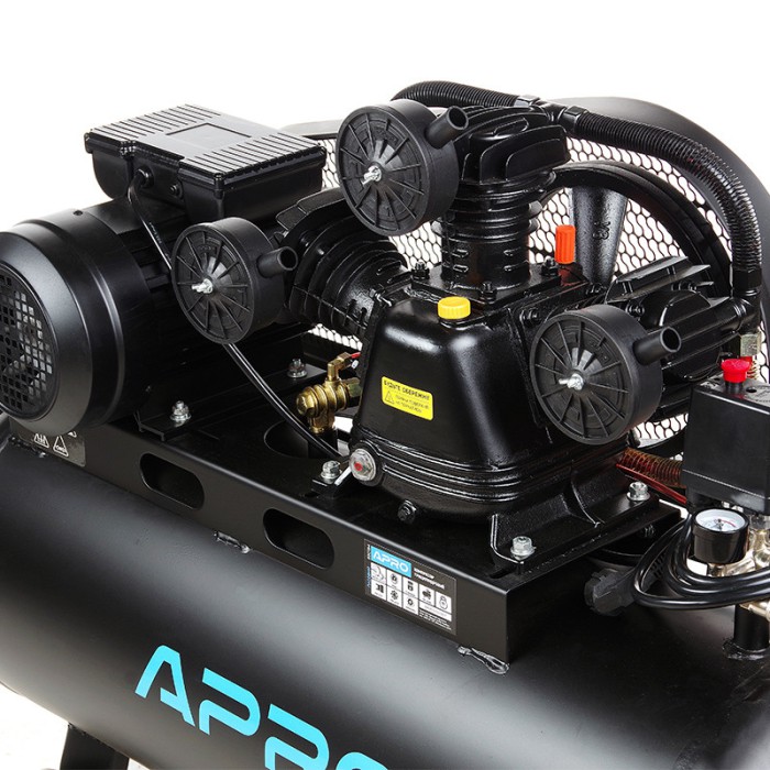 Компресор трициліндровий ремінний OFBD-100X 8Бар 3.0 кВт 530 л/хв 100 л (2 крани) + Олія 0,8 л APRO