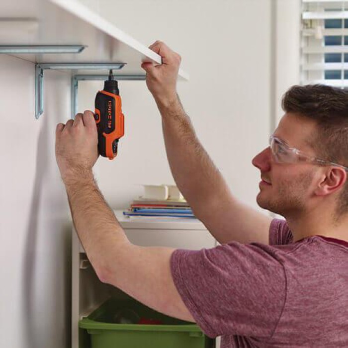 Отвертка аккумуляторная Black+Decker CS36BSC Li-Ion 3.6 В 1.5 Ач 5.5 Нм + 8 насадок