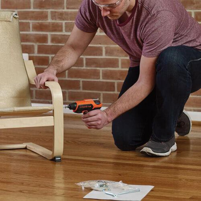 Отвертка аккумуляторная Black+Decker CS36BSC Li-Ion 3.6 В 1.5 Ач 5.5 Нм + 8 насадок