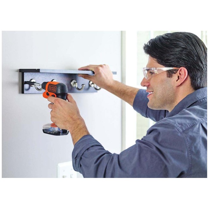 Викрутка акумуляторна з контейнером Black+Decker BDCSFS30C Li-Ion 3.6 В 1.5 Ач 5.5 Нм