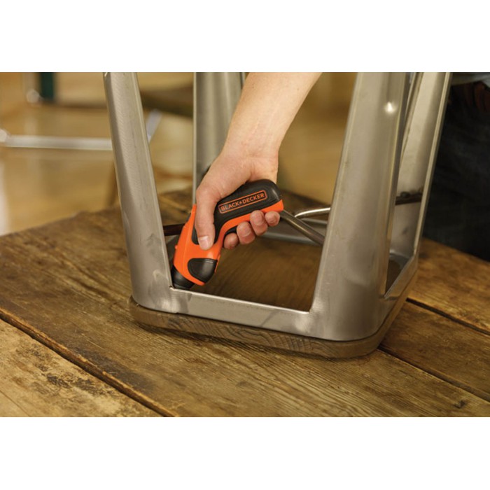 Отвертка аккумуляторная Black+Decker CS3651LC Li-Ion 3.6 В 1.5 Ач с подсветкой + 2 отверточные насадки
