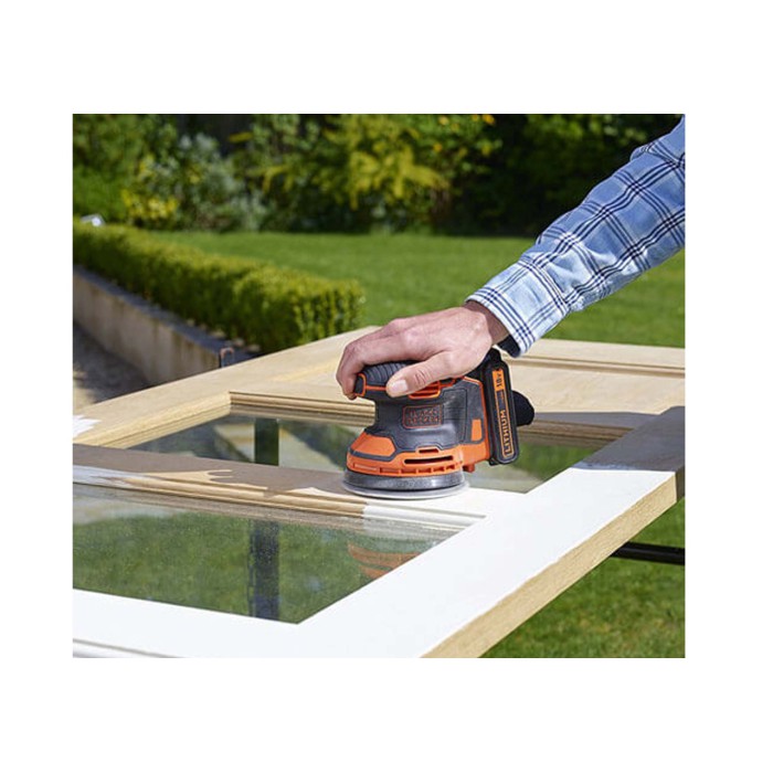 Эксцентриковая аккумуляторная шлифмашина Black+Decker BDCROS18 (18 В, 1,5 Ач)