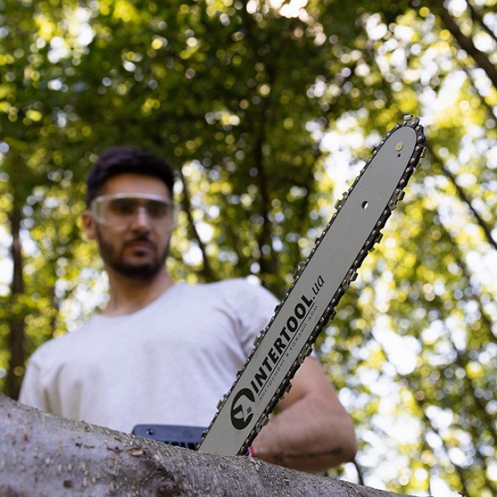 Пила цепная электрическая INTERTOOL DT-2206, 2400Вт, шина 40см, SDS-система натяжки цепи