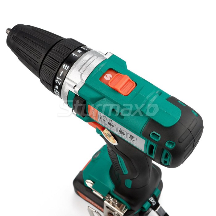 Шуруповерт акумуляторний Sturmax CDM3212LB, Li-Ion 12B, 2,0 Aч, 2 акумм, підсвічування, кейс Шуруповерт акумуляторний Sturmax CDM3212LB, Li-Ion 12B, 2,0 Aч, 2 акумм, підсвічування, кейс