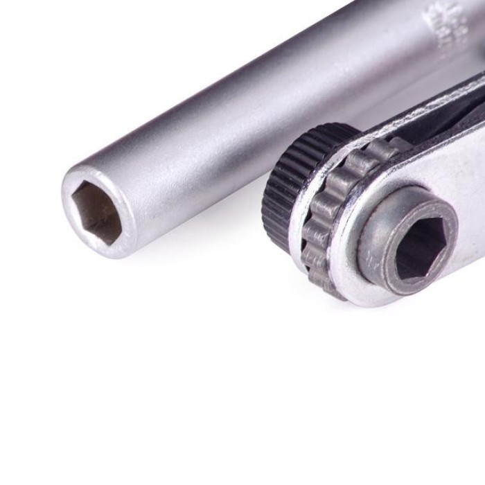 Отвертка реверсивная с комплектом насадок и трещеткой INTERTOOL VT-1048