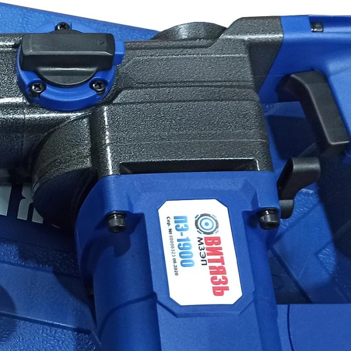 Перфоратор Витязь ПЕ-1900, SDS plus, 1900 Вт, 810 об/хв, 4850 уд/хв, 5.5 Дж, кейс, комплект буров Перфоратор Витязь ПЕ-1900, SDS plus, 1900 Вт, 810 об/хв, 4850 уд/хв, 5.5 Дж, кейс, комплект буров