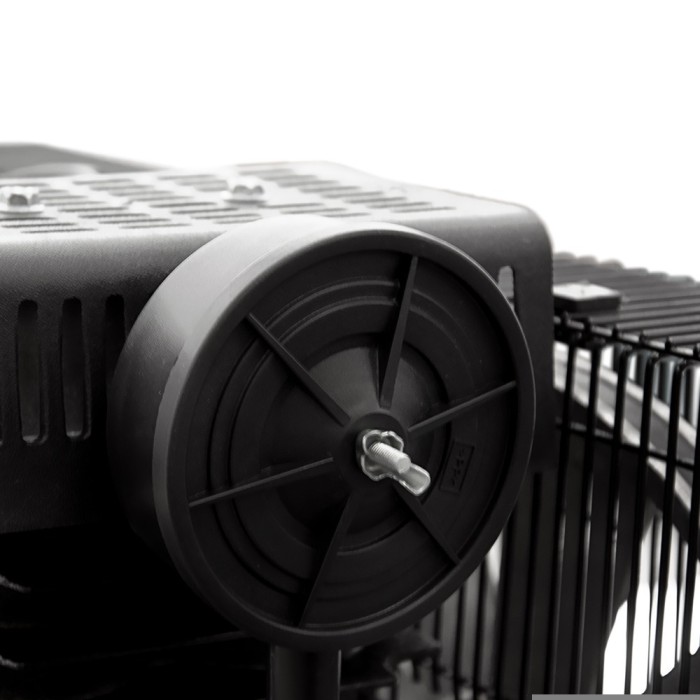 Компресор двоциліндровий ремінний 2.5 кВт 335 л/хв 10бар 50 л (2 крани) SIGMA (7044121)