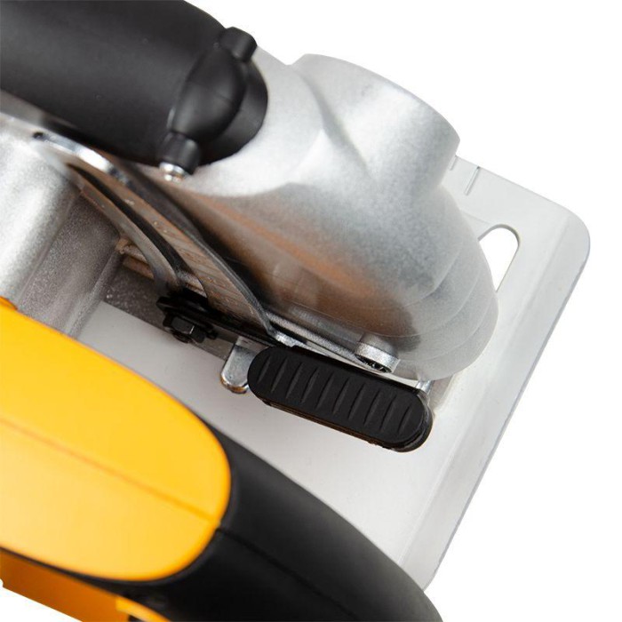 Пила циркулярна Mächtz MCS‑2018 S (185 мм, 2000 Вт) Пила циркулярна Mächtz MCS‑2018 S (185 мм, 2000 Вт)