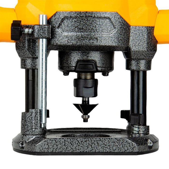 Фрезер по дереву електричний Mächtz MER-2012 (2000 Вт, три цанги 6,8 та 12 мм) Фрезер по дереву електричний Mächtz MER-2012 (2000 Вт, три цанги 6,8 та 12 мм)