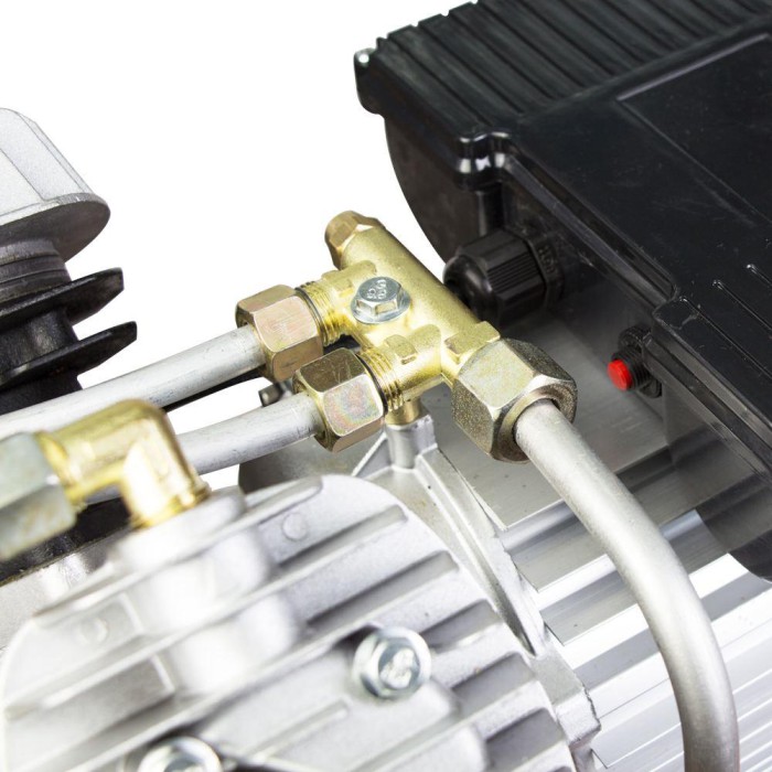 Компресор V 2.5 кВт 435л/хв 8бар 50 л (2 крани) GRAD (7043945)