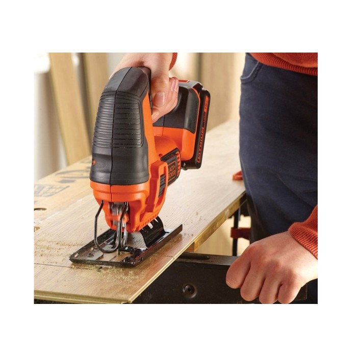 Акумуляторний Лобзик Black+Decker BDCJS18-QW, Li-Ion, 18 В, 1.5 Ач, 55 мм