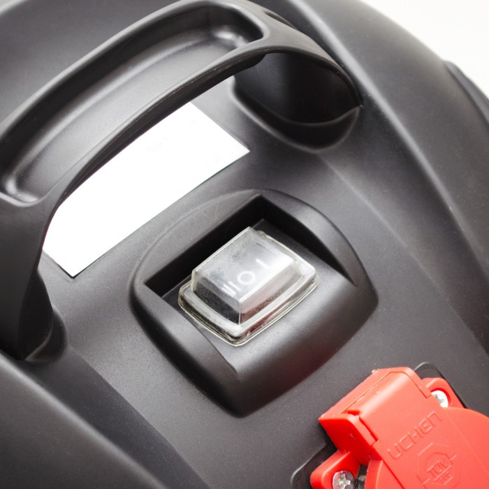 Пилосос будівельний INTERTOOL DT-1030, 30 л., нерж. сталь, 1400 Вт, вбудована розетка