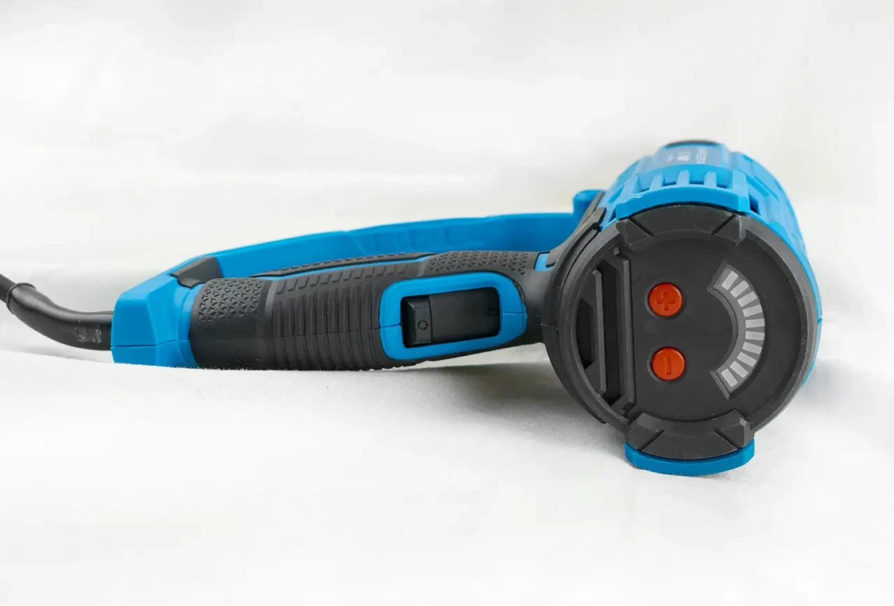 Фен будівельний KRAISSMANN 2002 HLP 3C (кейс, набір сопел та скребків) Фен будівельний KRAISSMANN 2002 HLP 3C (кейс, набір сопел та скребків)