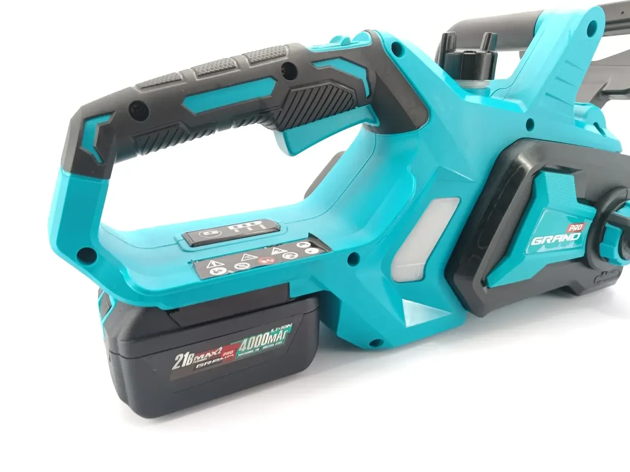 Акумуляторна безщіткова ланцюгова пилка Grand АПЦ-21V BL (шина 305 мм, 2 АКБ, 21 В, 4 А*год)