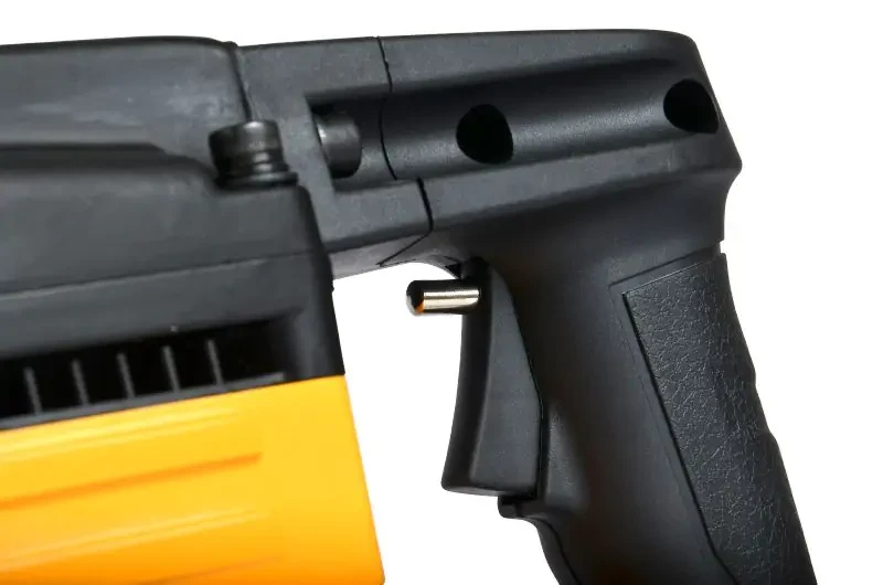 Молоток відбійний (бетонолом) Machtz MDH-2100 B, 2100 Вт, 1900 уд/хв, 47 Дж, кейс, 2 зубила